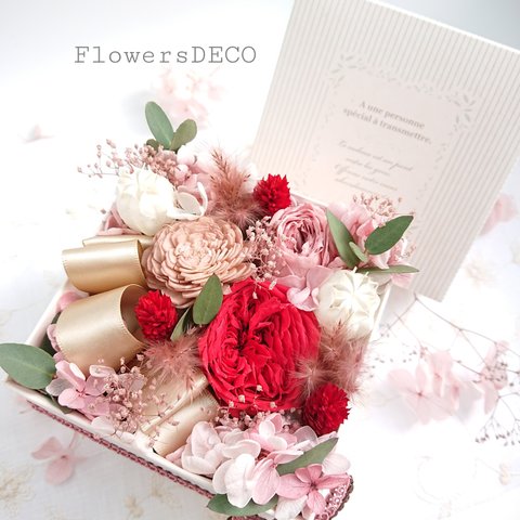Treasure Flowersレッド【Flowers Box】アンティークローズ