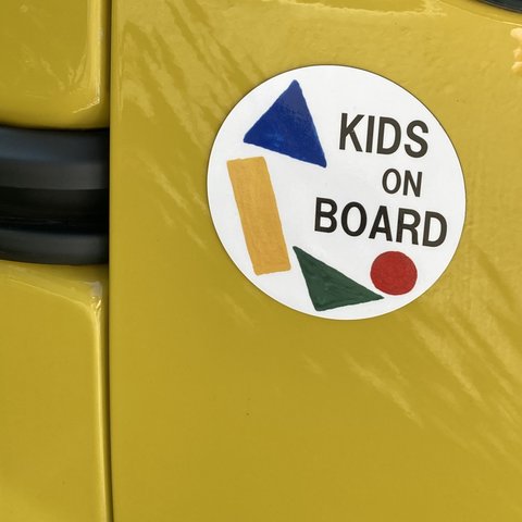 KIDS  ON BOARD マグネットステッカー