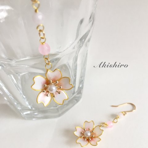 桜の春色ピアス