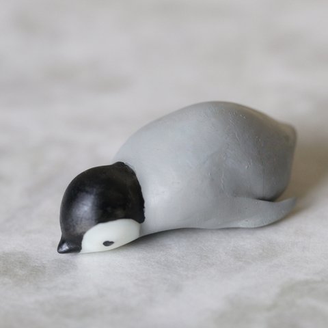 子ペンギンの樹脂フィギュア "dreaming" - 3Dプリントのオブジェ