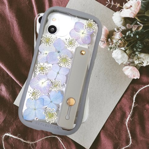 iPhoneケース　スマホケース　スマホベルト付き　紫陽花のiPhoneケース