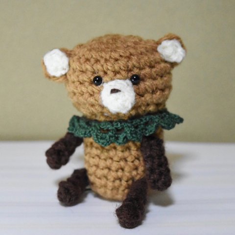 緑襟のしっかり者な茶熊