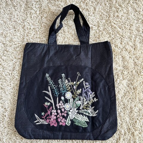 花の手刺繍バッグ