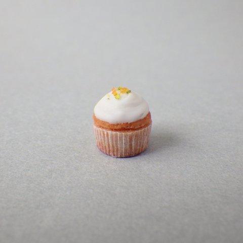 オレンジとピスタチオのカップケーキ【ミニチュア】