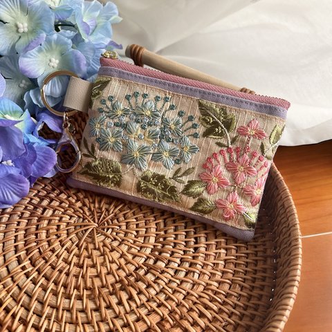 紫陽花/インド刺繍×帆布★キーホルダー付きフラットポーチ/マルチケース