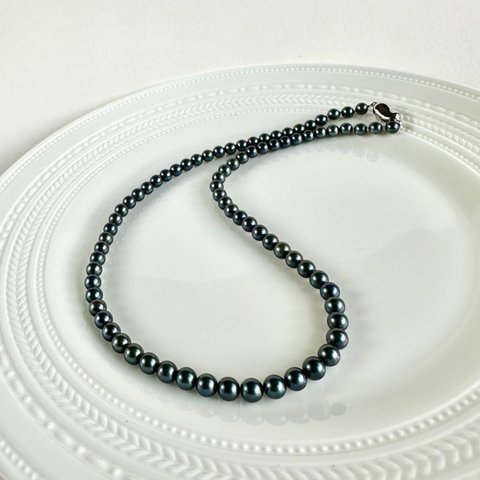 大特価！アコヤ本真珠　シックで上品な黒真珠のネックレス
