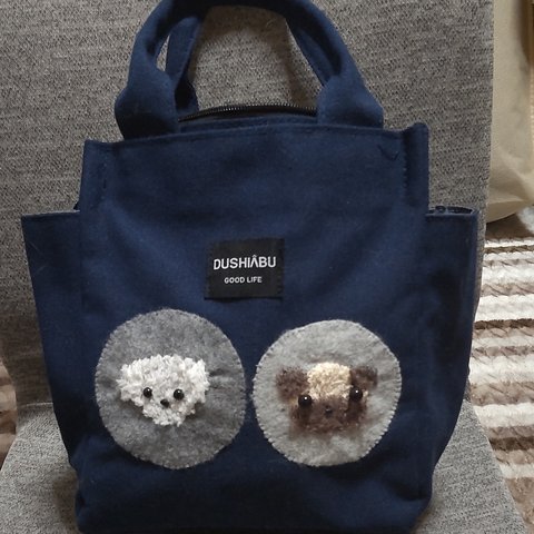 キャンパストートバッグ　ハンドメイド刺繍アップリケ　DOGS　ネイビー