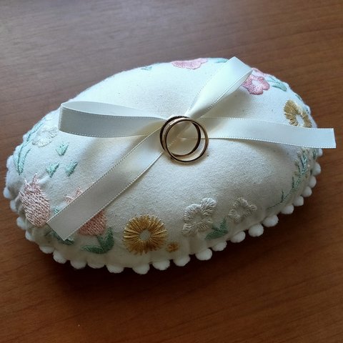 刺繍のリングピロ【ピンクのチューリップ】