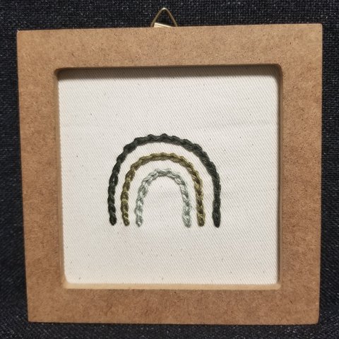 刺繍レインボー　インテリア　壁掛け