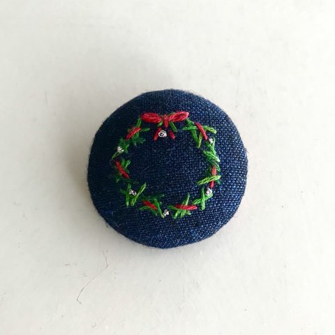 クリスマスリース_刺繍ブローチ(インディゴ麻)