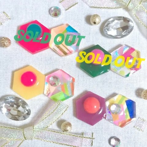 【レジン&マステ】六角形イヤリング/ピアス【レッド】