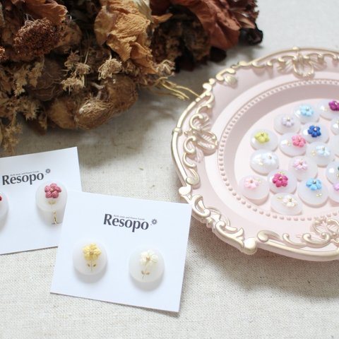 送料込み‼️【誕生石カラー】お花の刺繍×レジン ピアス イヤリング ぷっくりお花 パステル ビビット