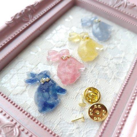 おめかし夢色うさぎのピンバッジ♡　レジン　干支　かわいい　バッジ　キラキラ　グラデーション　ラメ入り　兎　ウサギ