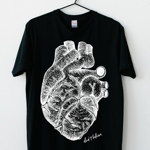 heart black Tシャツ


