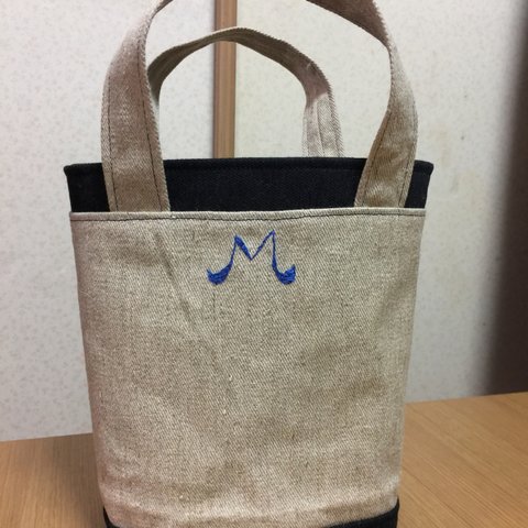 イニシャル刺繍のバケツトート（イニシャルオーダー付き）