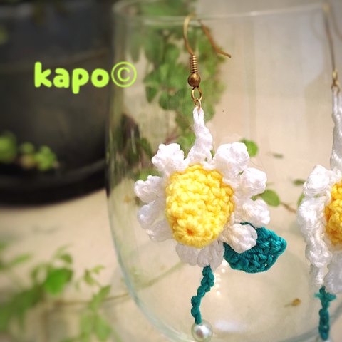 カモミールのお花ピアス