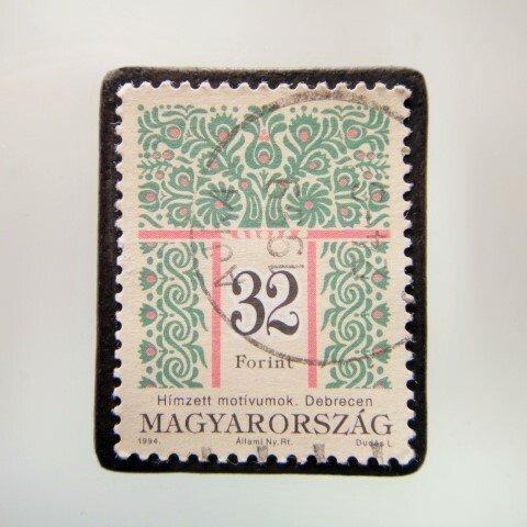 アップサイクル　ハンガリー　刺繍切手ブローチ4992