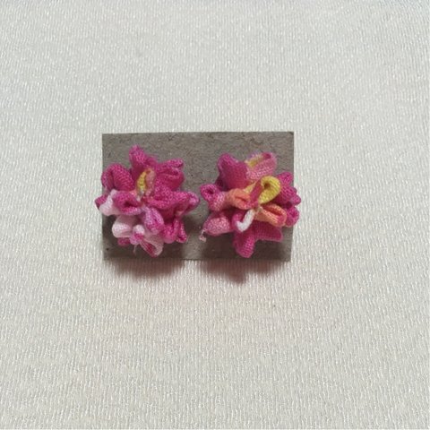 つまみ花ピアス⑦