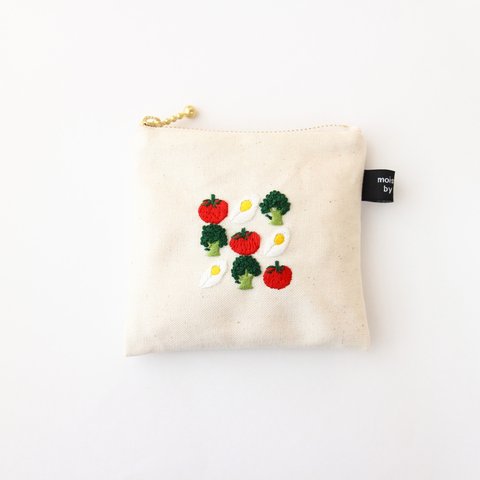 20%OFF！〈10㎝ファスナー〉サラダの刺繍ポーチ