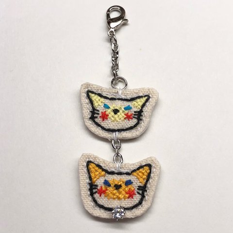 シャム猫刺繍チャーム2連①