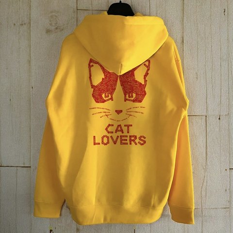 ネコの気持ちがわかるかも？CAT LOVERS / YELLOW プルオーバーパーカー