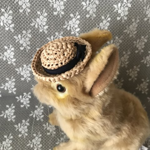 ウサギの麦わら帽子