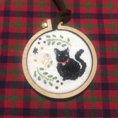 黒猫のミニ刺繍キーホルダー