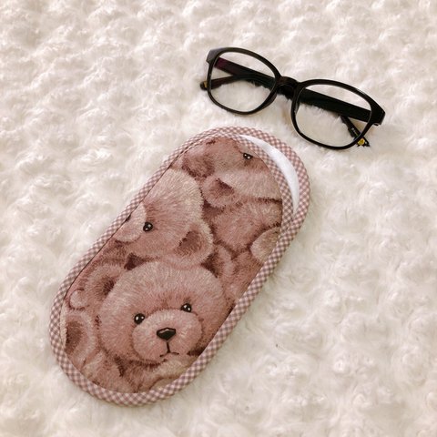 １４８５．可愛い　テディベアだらけのメガネケース　くすみピンク　マイクロファイバー使用スリムタイプ　再販