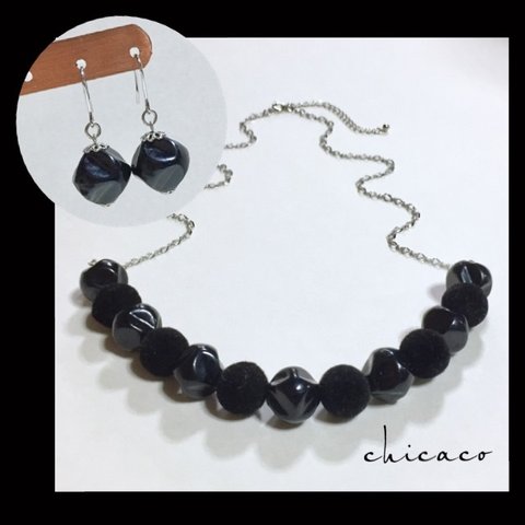 ブラックバロックパールのネックレス＆ピアス／イヤリングＳＥＴ