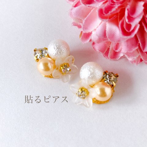 sale お花とスノーパールの貼るピアス(S112)貼るだけピアス　シールピアス