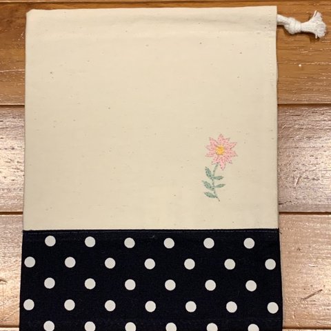 手刺繍入りポーチ♬