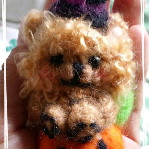 ハロウィン　　羊毛フェルトのポメラニアン