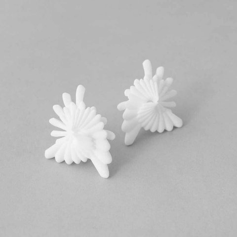 Spiral Earrings White スパイラルピアス・イヤリング　ホワイト