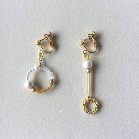 asymmetry wreathe earring/pierce - soft gold アシンメトリーリースイヤリング/ピアス - ソフトゴールド