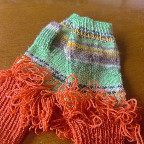 レリーフ編みの手袋:キウイ