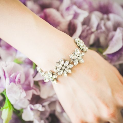 ウェディング　ブライダル　ブレスレット　アクセサリー　ブライダルアクセサリー　結婚式　花嫁　ウェディングアクセサリー　ブライダルブレスレット　腕輪　大ぶり　シルバー　B0006