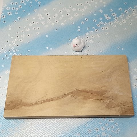 HZ-1　水目桜の木　板(角が欠けています)材料