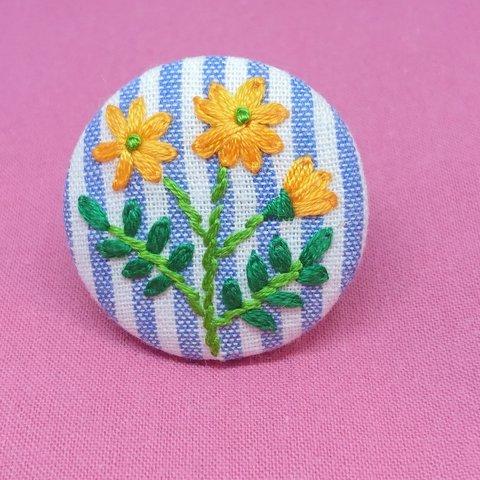 お花の刺繍ブローチ