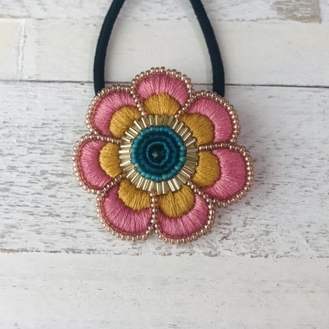 お花刺繍ヘアゴム＊レトロポップ☆