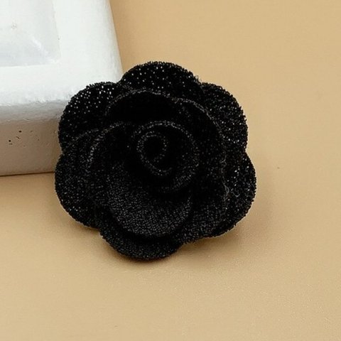 薔薇立体モチーフ　　8個セット　ブラック　2.5cm*2.5cm