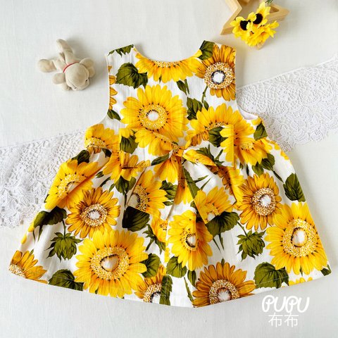 80cm＊リボンのひまわり柄ワンピース🌻🎀✳︎黄色の花柄ドレス✳︎白地に大きな黄色いひまわり柄✳︎ギャザーワンピース✳︎1歳✳︎2歳