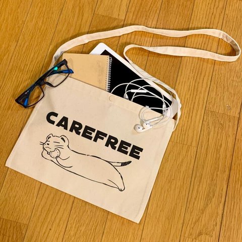 サコッシュ　「CAREFREEオコジョ」　ナチュラルカラー