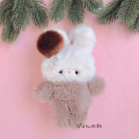 和栗モンブランちゃん🌰栗のポンポン飾りも付けました！手のひらサイズのぬいぐるみ♡①