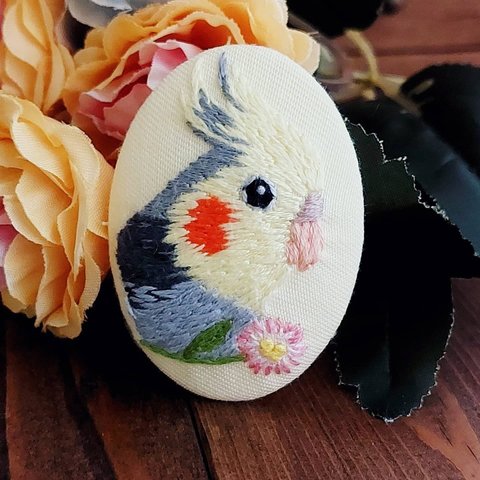 ✤一点のみ✤オカメインコ刺繍オーバルブローチ