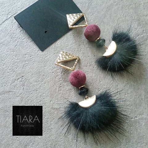 half moon♡fur charm pierce/BLACK