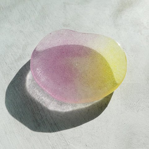 3色グラデーションのガラスの小皿・ピンク系