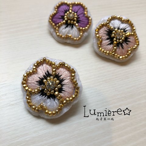 パンジー刺繍ブローチ　ライトピンク