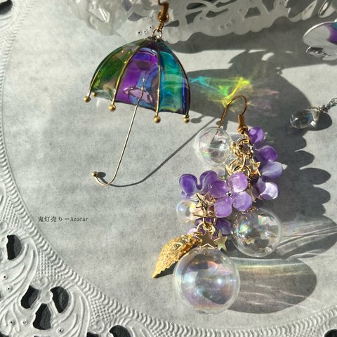 虹を作り出す傘と紫陽花の和風ピアス　イヤリング傘レジンとアジサイとシャボン玉(グラデーション強め)