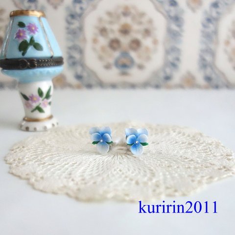 ☆Vintage☆Blue pansy earing