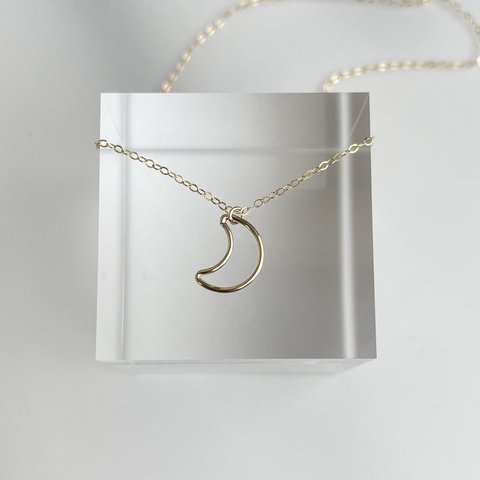 14kgf Crescent Moon Necklace